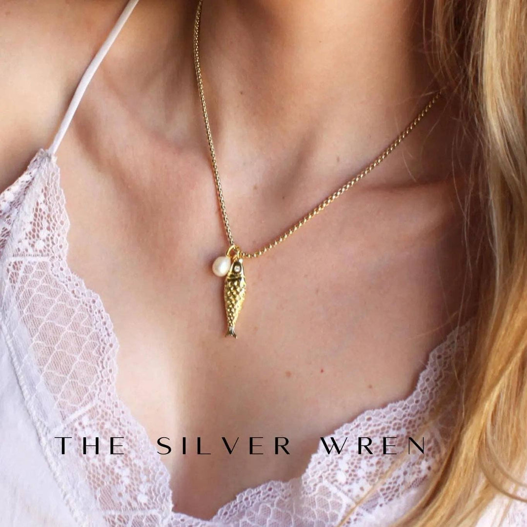 Gold Fish Pendant Necklace: 18 inch