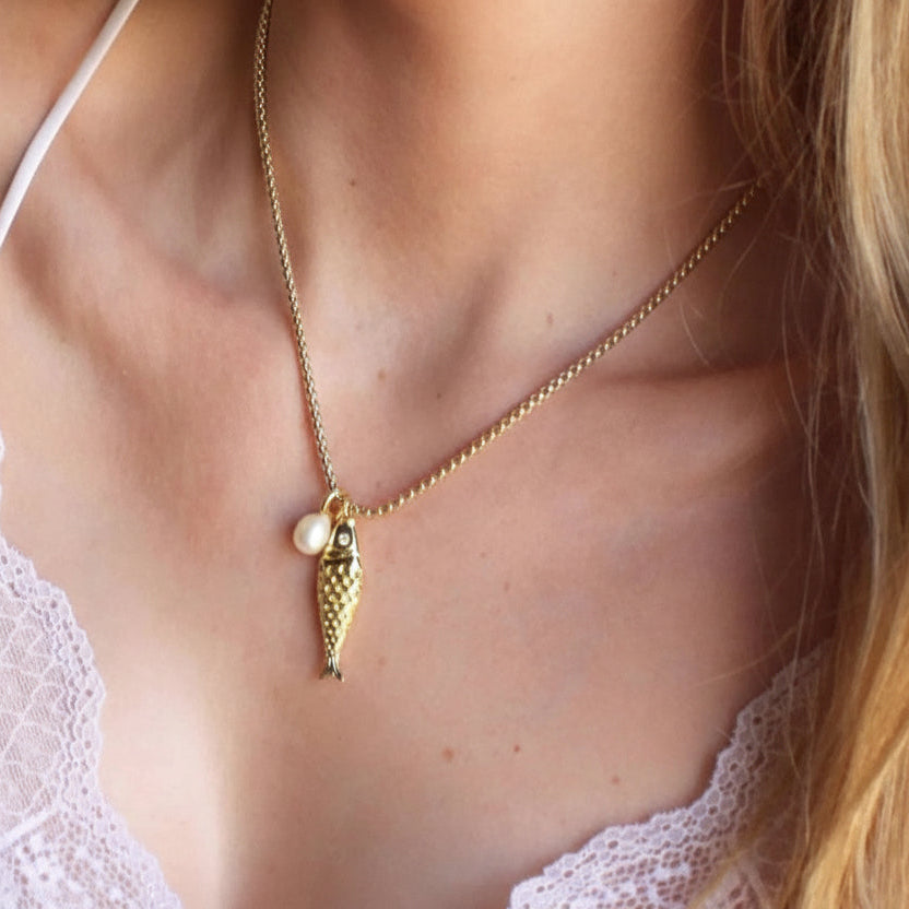 Gold Fish & Pearl Pendant Necklace: 18 inch