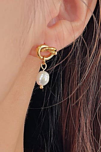 Pearl Drop Earrings - Gold