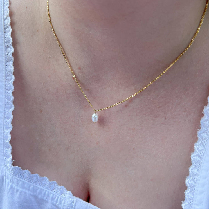 Dainty Pearl Necklace