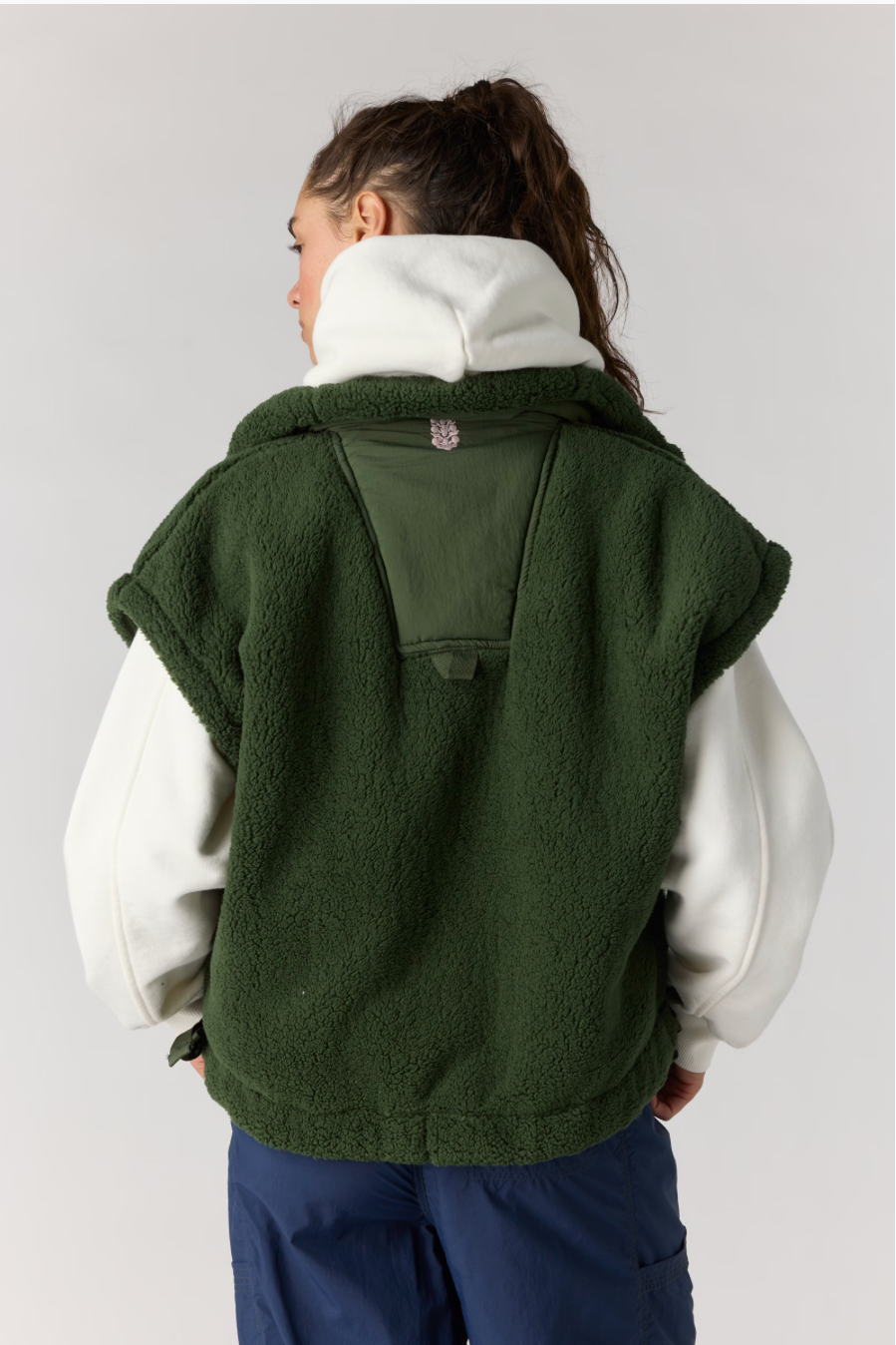 Scout It Out Fleece Vest - Ivy