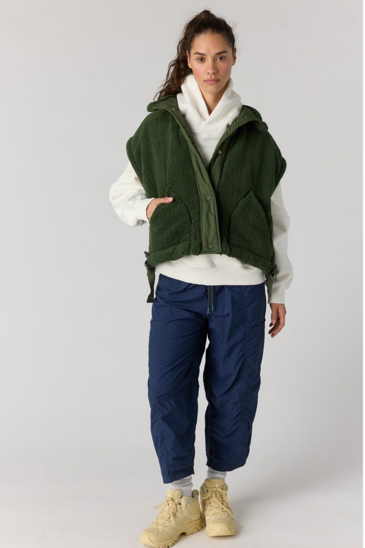 Scout It Out Fleece Vest - Ivy