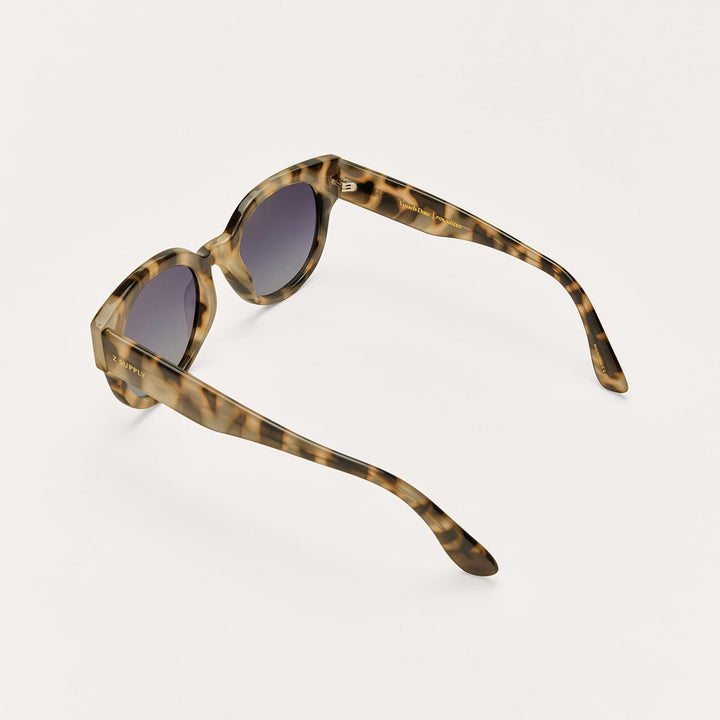 Z Supply Lunch Date Sunglasses in Dark Tort Gradient - detail