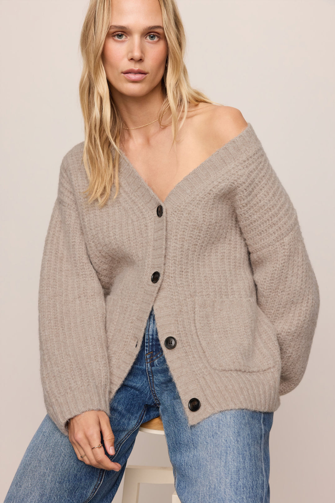 Z Supply Whitmore Oversized Cardigan in Light Khaki - detail