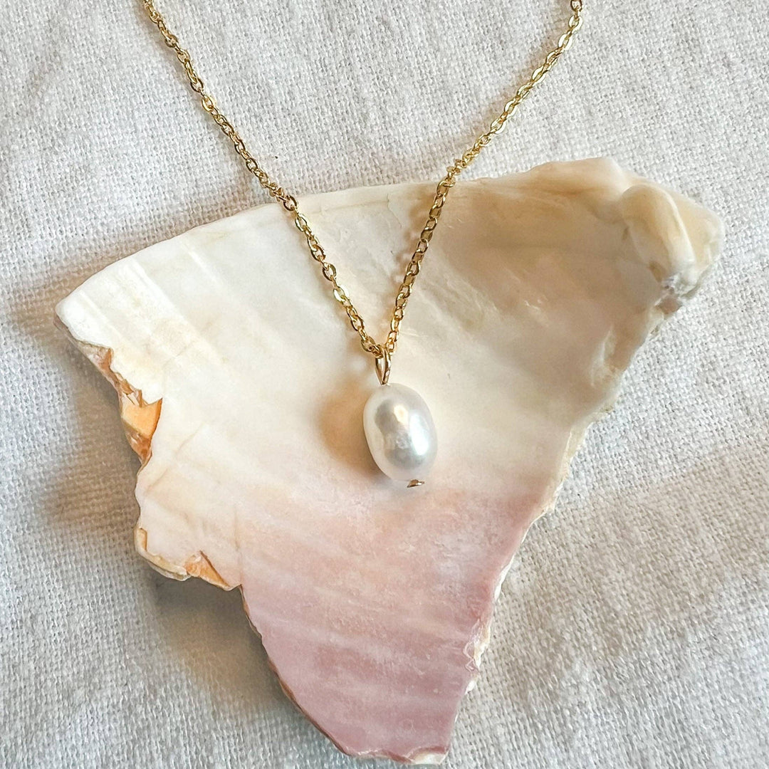 Dainty Pearl Necklace
