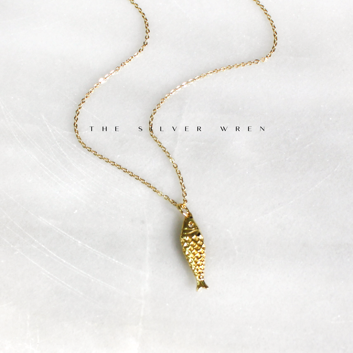 Gold Fish Pendant Necklace: Nixi / 20 inch