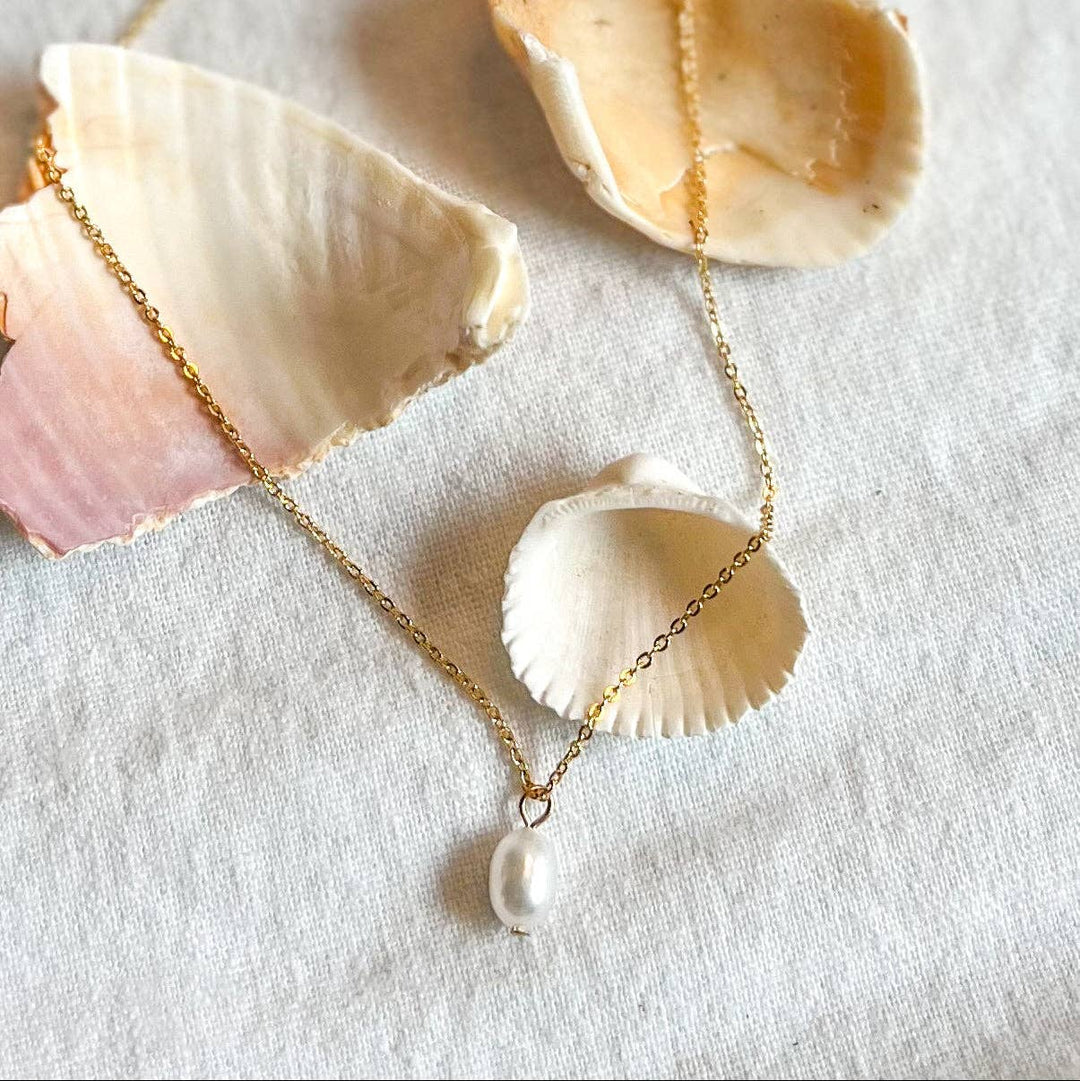 Dainty Pearl Necklace