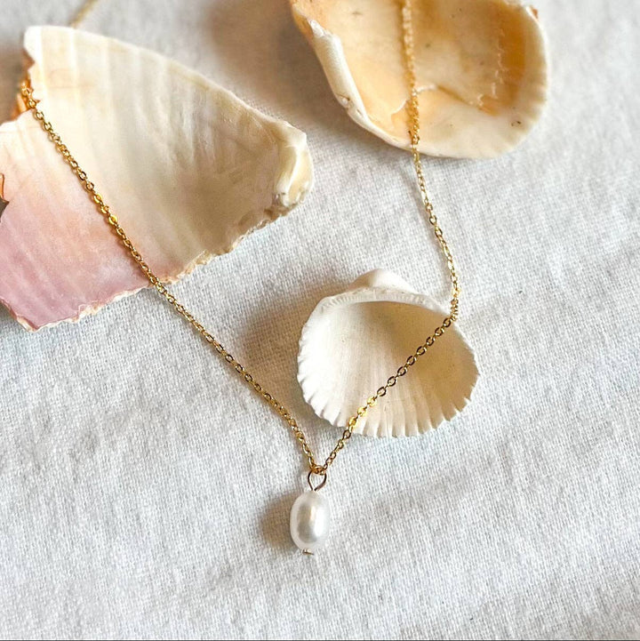 Dainty Pearl Necklace