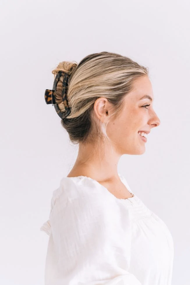 Tortoise Hair Clip- Large