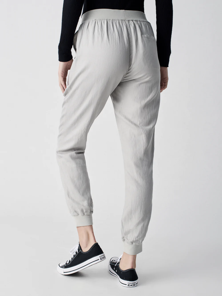 Airlie Pant- Stone